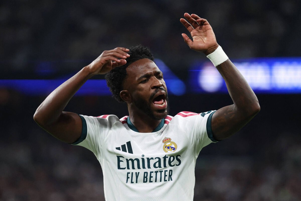 Vinicius Junior vive pior início de temporada pelo Real e preocupa Mourinho